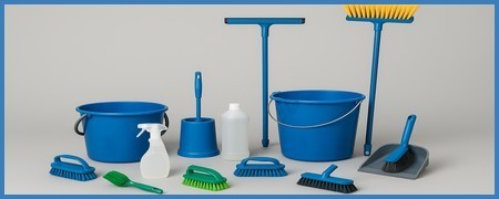 Le matériel pour nettoyer les sols en cuisine